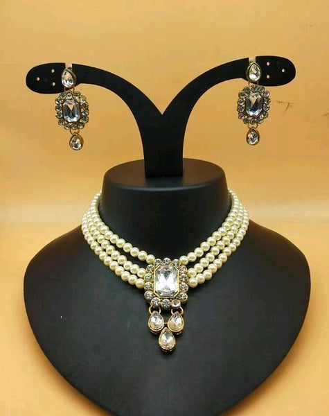 Trendy Metal Pearls Jewellery Set